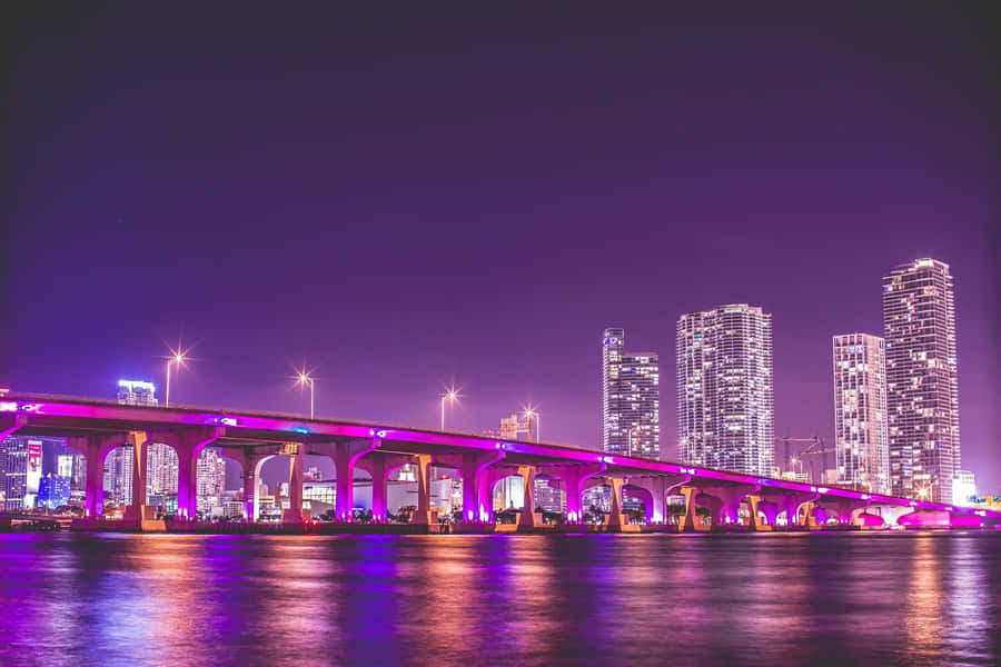 Tour The Retired Vibes Of Miami Wallpaper