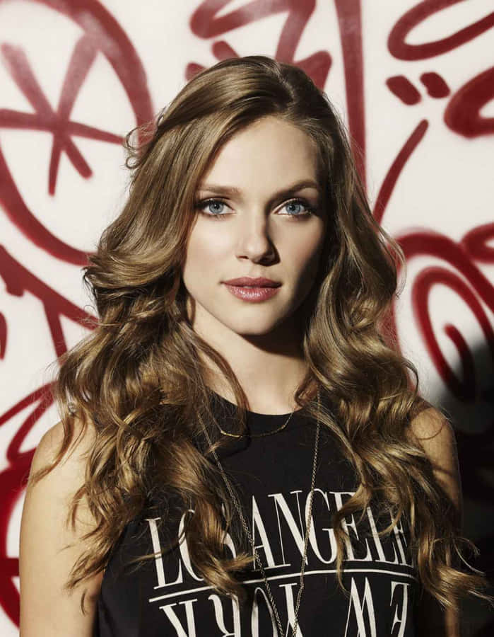 Download free Tracy Spiridakos Portraitwith Graffiti Background ...