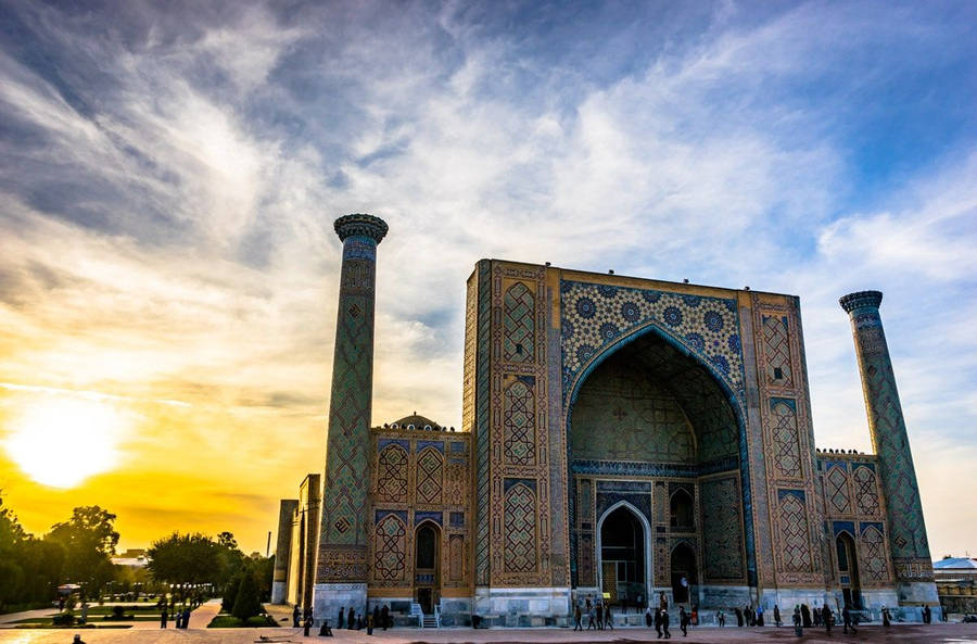 Registan, the heart of the ancient city of Samarkand of the Timurid  dynasty, now in Uzbekistan Stock Photo - Alamy