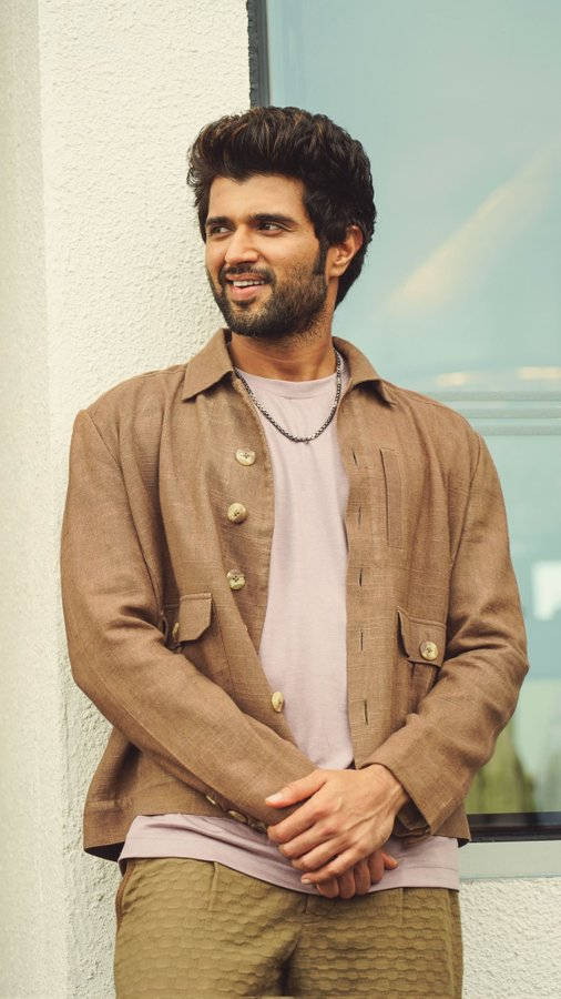 Download free Vijay Devarakonda Brown Blazer Wallpaper - MrWallpaper.com