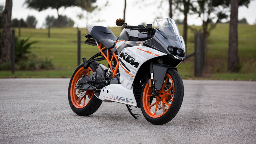 White Ktm Bike 4k Wallpaper