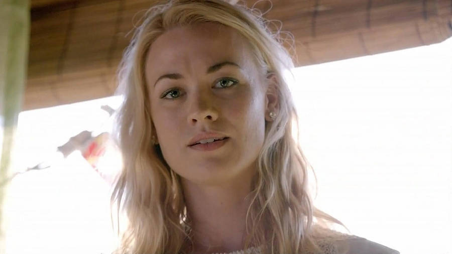 Yvonne Strahovski With Serious Face Wallpaper