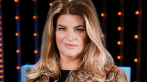 1980s Icon - Kirstie Alley During Her Cheers Days Wallpaper