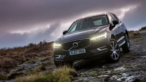 2017 Gray Volvo Xc60 Wallpaper