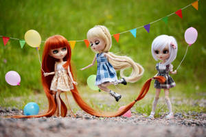 3 Barbie Best Friends Wallpaper