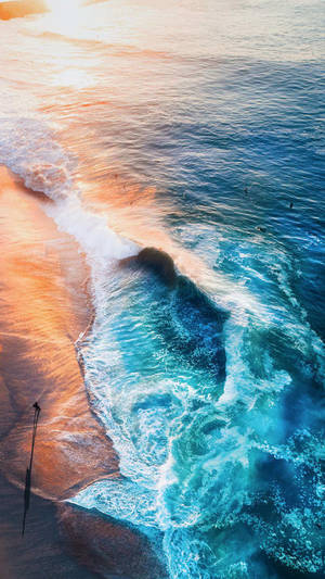 4k Iphone Big Beach Waves Wallpaper
