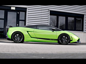 4k Lamborghini Gallardo In Stylish Green Wallpaper