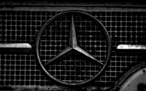 4k Mercedes Logo Wallpaper