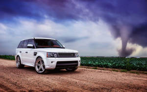 4k Range Rover Twister Wallpaper