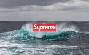 4k Supreme Big Waves Under Cloudy Skies Wallpaper