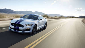 4k Ultra Hd Mustang White On The Road Wallpaper