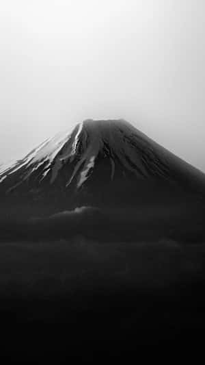 A Dark Japanese Iphone In A Geometric Pattern Wallpaper