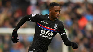 Aaron Wan-bissaka All-black Uniform Wallpaper