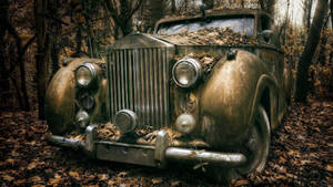 Abandoned Classic Rolls-royce Car Wallpaper