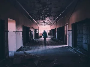 Abandoned Hallway Grunge Wallpaper