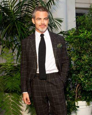 Actor Chris Pine Dressed In The Epitome Of Ralph Lauren Sophistication. Wallpaper