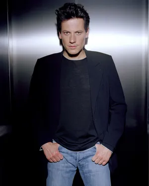 Actor Ioan Gruffudd Strikes A Stylish Pose. Wallpaper