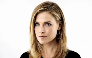 Actress Ali Larter Poses For A Photo. Wallpaper