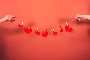 Aesthetic Heart Shapes On A String Wallpaper