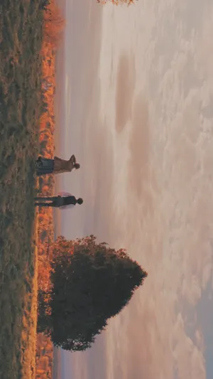 Aesthetic Instagram Couple Landscape Wallpaper