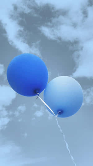 Aesthetic Light Blue Two Balloons Wallpaper