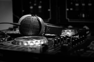 Aesthetic Music Dj Sound Mixer And Headphones Wallpaper