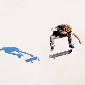 Aesthetic Skater Boy Shadow Wallpaper