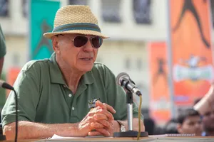 Alan Arkin Million Dollar Arm Wallpaper