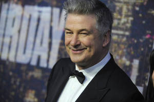 Alec Baldwin Gorgeously Looking Actor Wallpaper