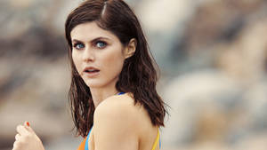 Alexandra Daddario 4k Summer Look Wallpaper