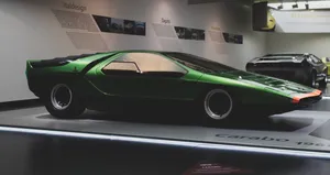 Alfa Romeo Carabo Side View Wallpaper