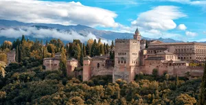 Alhambra Pinkish Hue Wallpaper