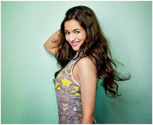 Alia Bhatt Hd With One Arm Behind Head Wallpaper