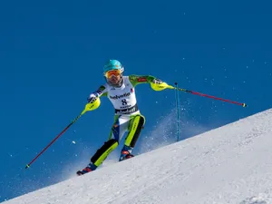 Alpine Skiing Cornering Wallpaper