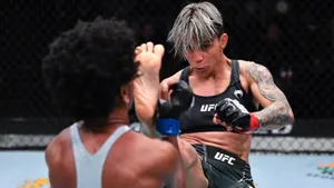 Amanda Lemos In Action - Ultimate Fighting Championship Wallpaper