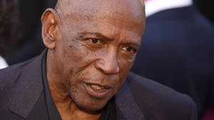 American Actor Louis Gossett Jr. At 2016 Oscars Wallpaper