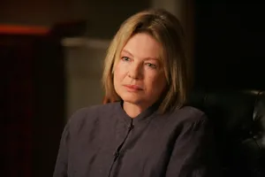 American Actress Dianne Wiest As Dr. Gina Toll Wallpaper