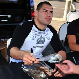 American Athlete Cain Velasquez Signing Event Wallpaper