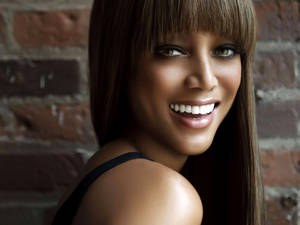 American Female Model And Actress Tyra Banks Wallpaper