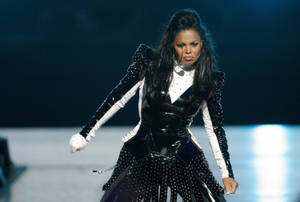 American Singer And Actress Janet Jackson Dancing Wallpaper