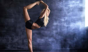 An Athlete Hitting The Field Of Play Wallpaper