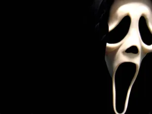 An Intense Moment Of Fear In The Classic Horror Movie 'scream'. Wallpaper