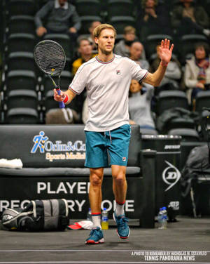 Andreas Seppi Raising Left Hand Wallpaper