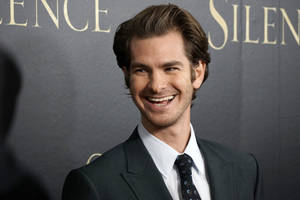 Andrew Garfield At Silence Film Premiere Wallpaper