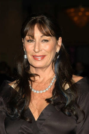 Anjelica Huston 18th American Cinematheque Gala Wallpaper