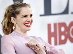 Anna Chlumsky Smiling Radiantly Wallpaper