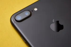 Apple Black Iphone Wallpaper