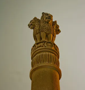 Ashoka Pillar Hazy Dark Sky Wallpaper