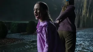 Atmospheric Gaze - The Haunting Of Bly Manor Wallpaper