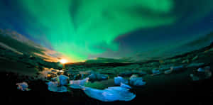 Aurora Borealis In Iceland Desktop Wallpaper